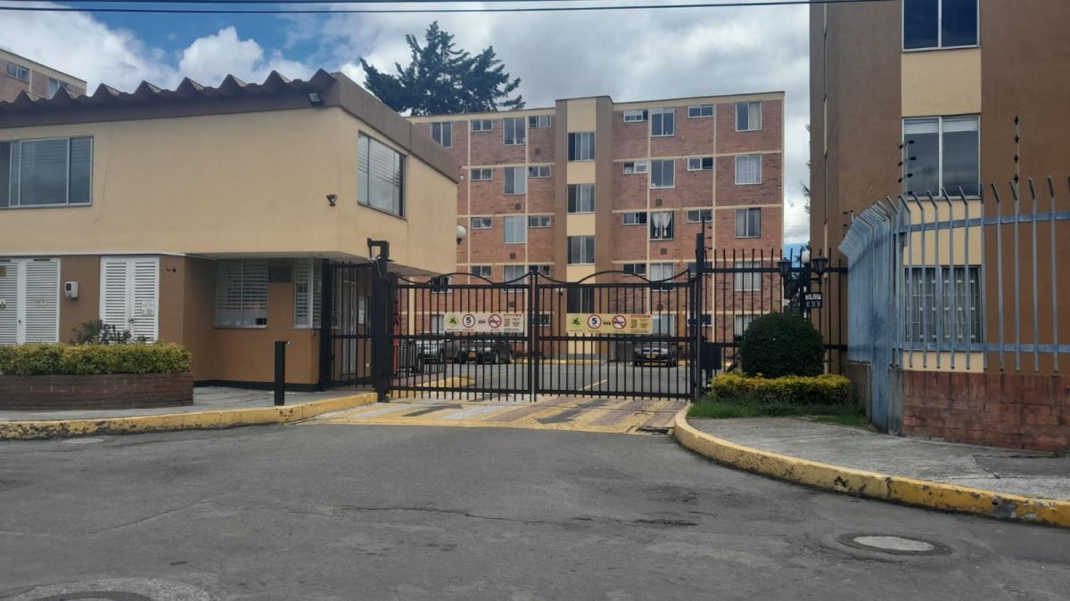 Apartamento en venta Cundinamarca Bogotá Cr Bochica Et Iii 68 m2 Habitaciones 3 Baños 1 Garajes 0 Precio $300000000