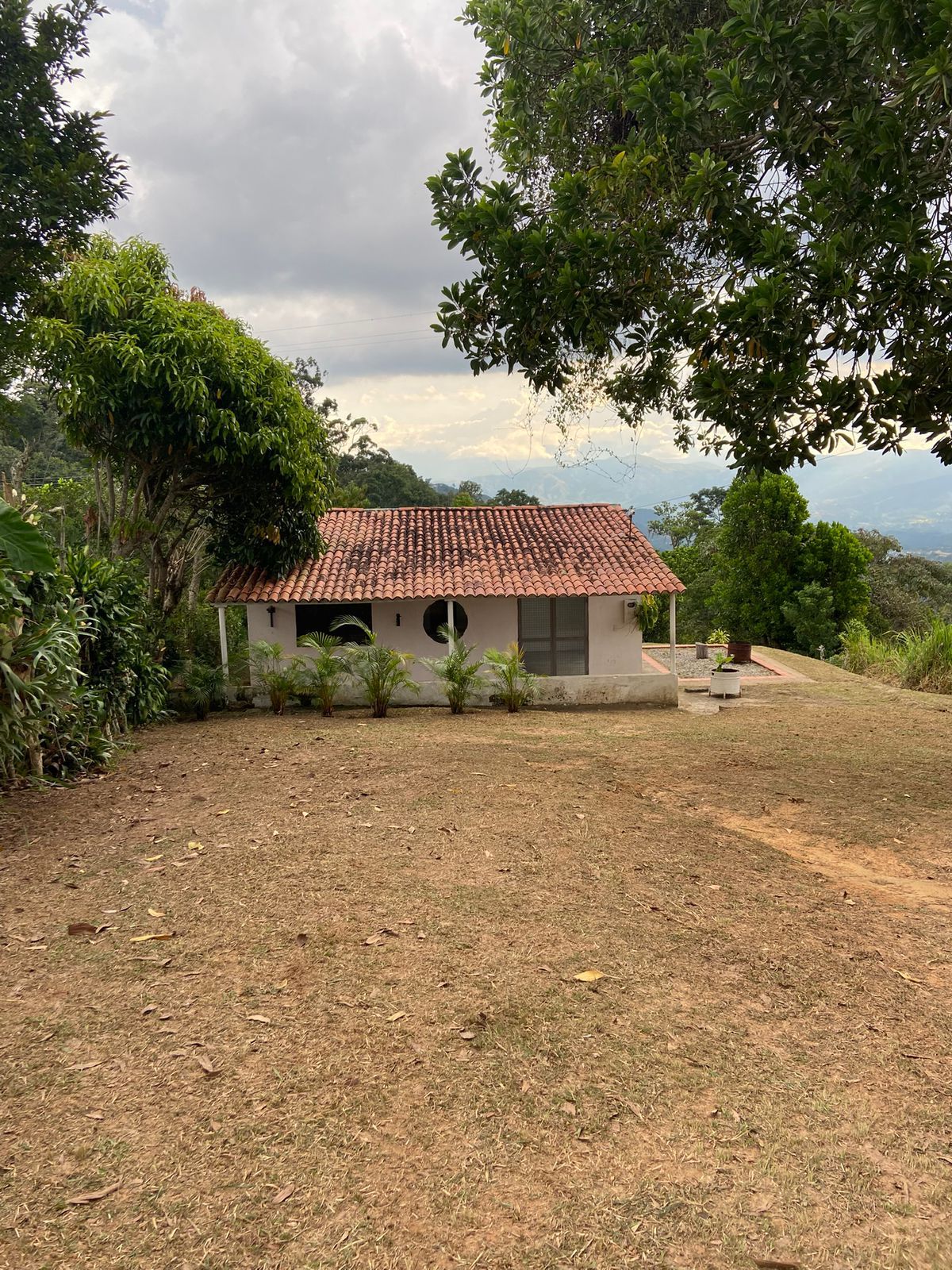 Finca en arriendo Santander Piedecuesta Ub Bellavista 1000 m2 Habitaciones 0 Baños 2 Garajes 3 Precio $3500000