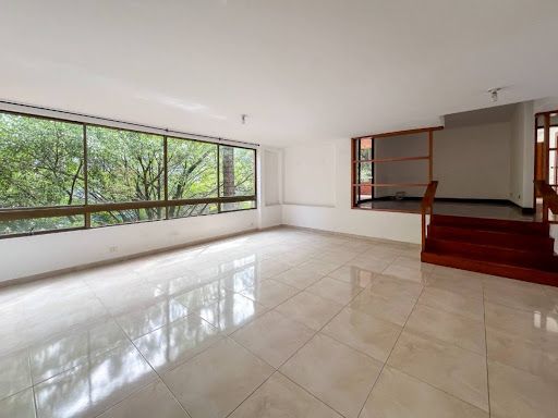 Apartamento en arriendo Antioquia Medellín Urbanizacion Torres De San Lucas 130 m2 Habitaciones 3 Baños 3 Garajes 2 Precio $5000000