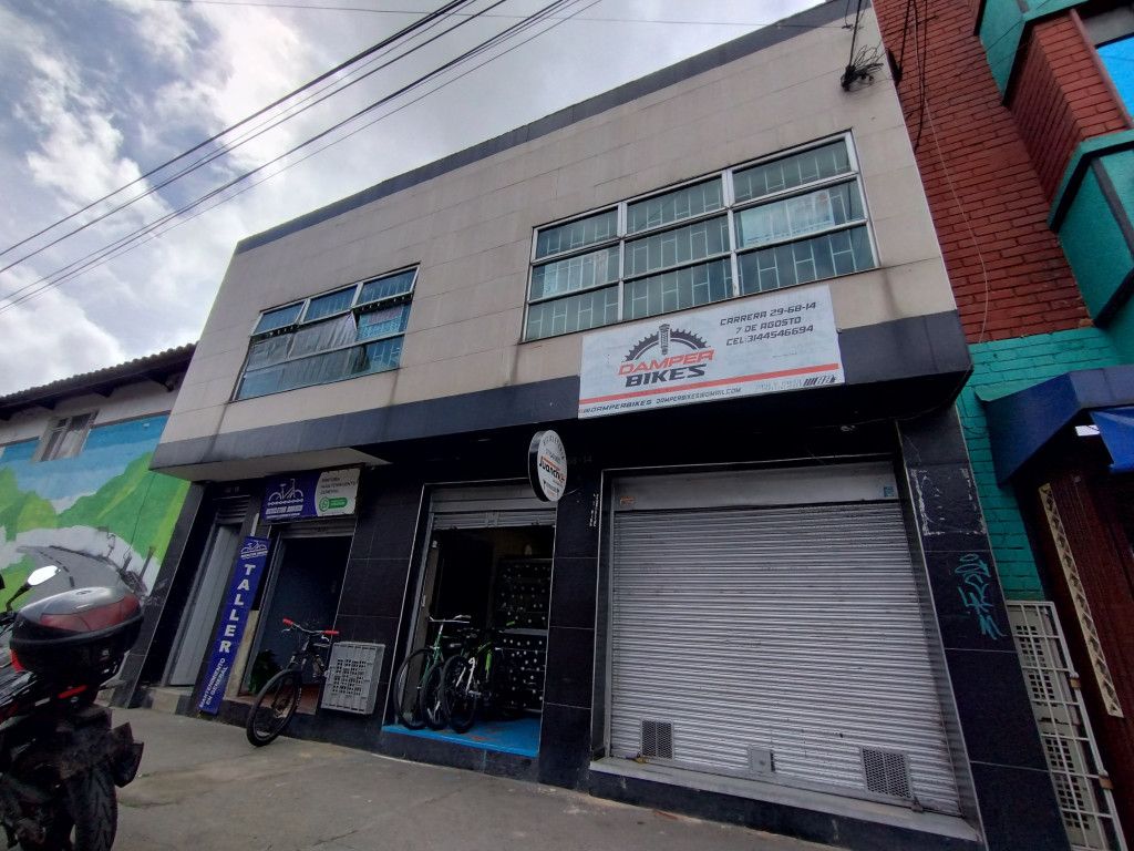 Local en arriendo Cundinamarca Bogotá La Merced Norte 200 m2 Habitaciones 0 Baños 1 Garajes 0 Precio $3500000