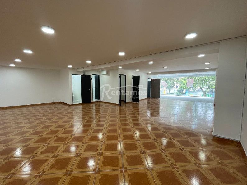 Local en arriendo Antioquia Envigado Jardines 200 m2 Habitaciones 0 Baños 2 Garajes 0 Precio $5900000