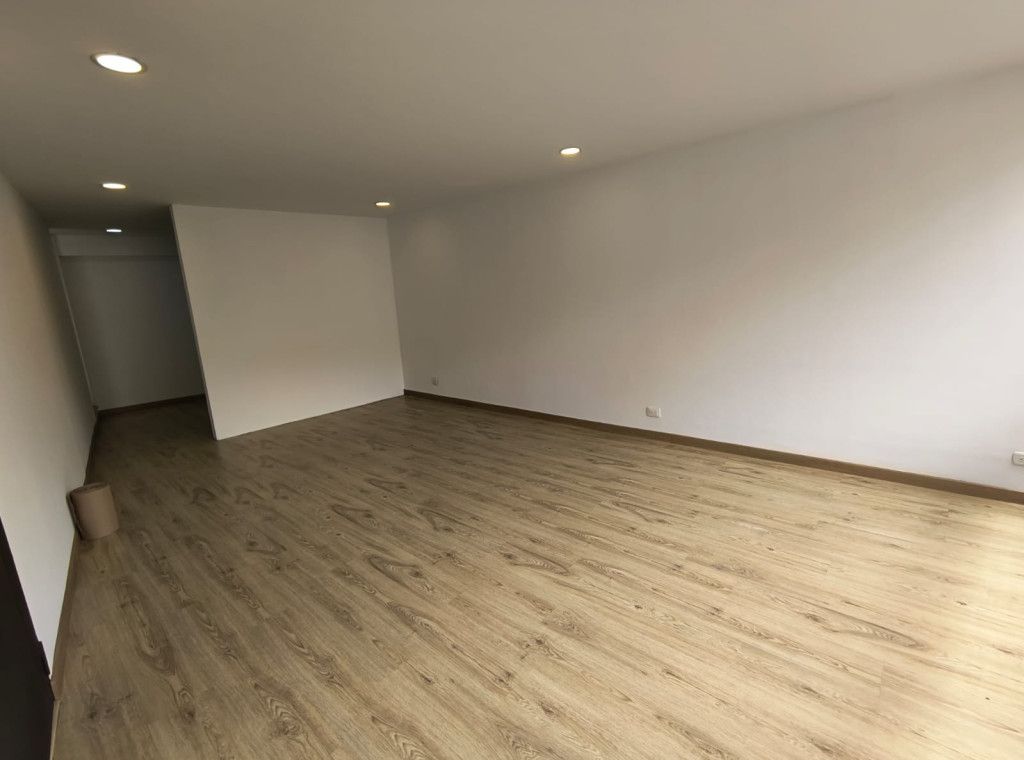 Oficina en arriendo Cundinamarca Bogotá Emaus 40 m2 Habitaciones 0 Baños 1 Garajes 0 Precio $3000000