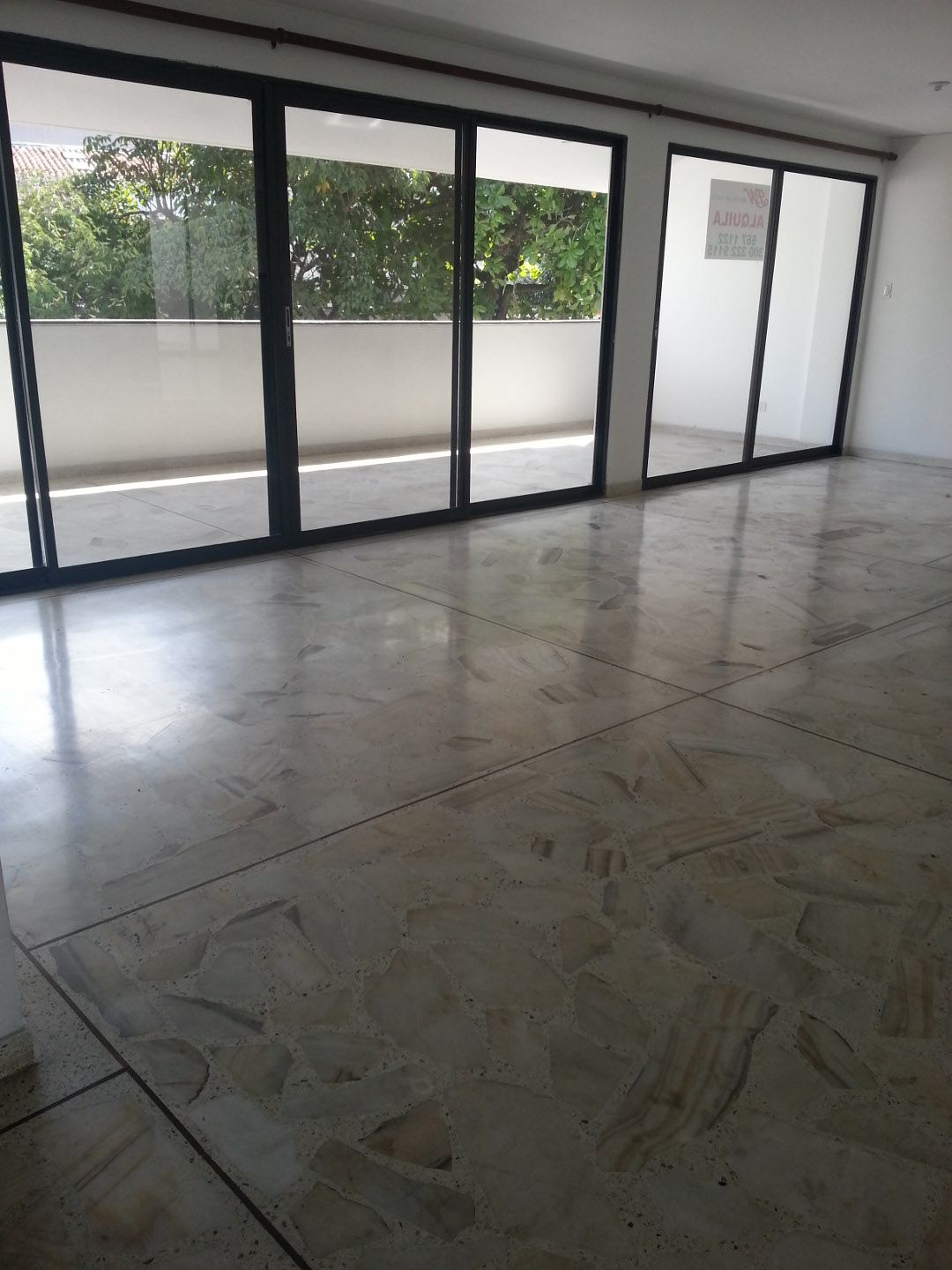 Casa en arriendo o venta Valle Del Cauca Cali Conjunto Residencial Canelo 350 m2 Habitaciones 3 Baños 2 Garajes 2 Precio venta $1100000000 Precio arriendo $5100000