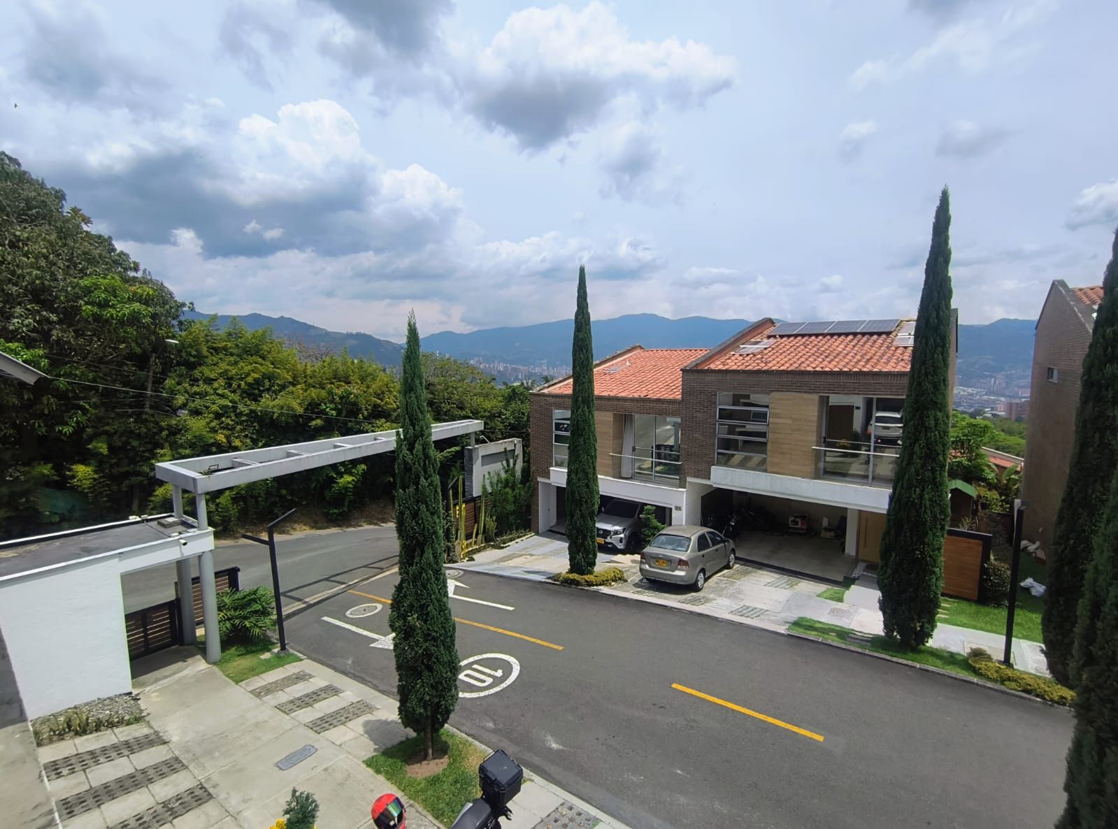 Casa en arriendo Antioquia Medellín Andalucìa 200 m2 Habitaciones 3 Baños 3 Garajes 0 Precio $10000000