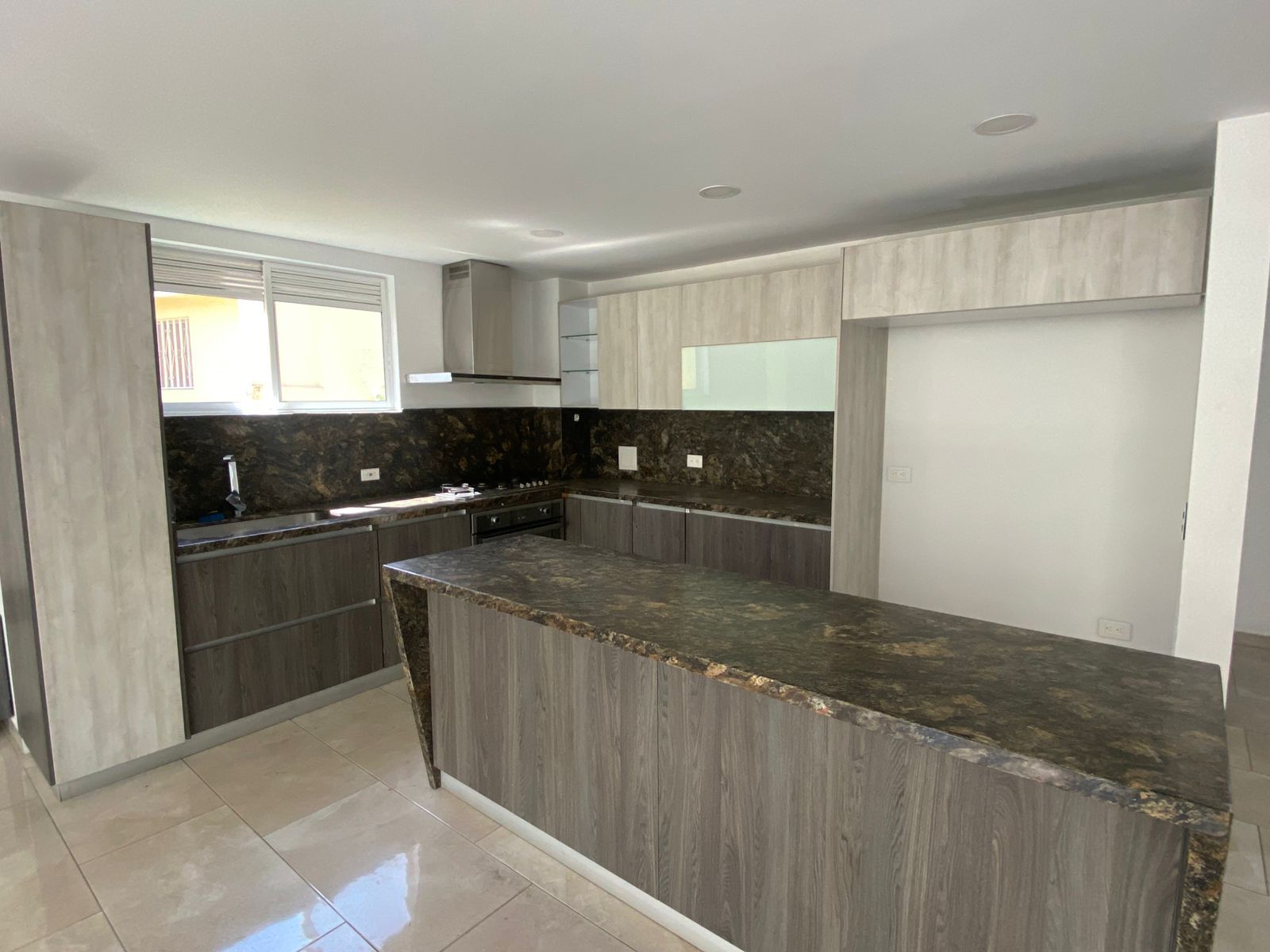 Casa en arriendo Santander Bucaramanga La Libertad 262 m2 Habitaciones 4 Baños 4 Garajes 3 Precio $4800000