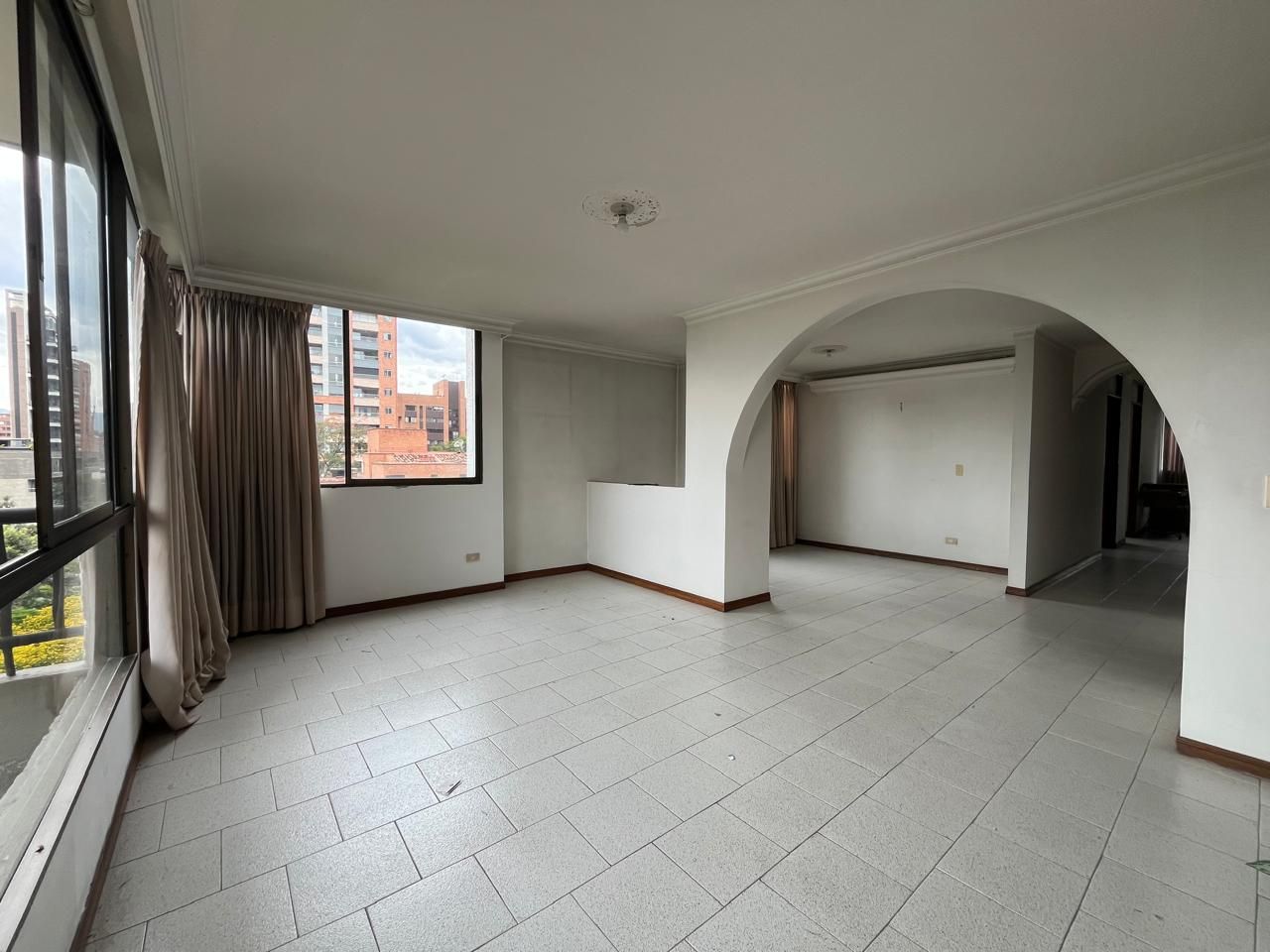 Apartamento en arriendo Antioquia Medellín Los Naranjos 140 m2 Habitaciones 3 Baños 2 Garajes 1 Precio $5150000