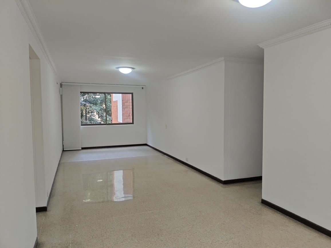 Apartamento en arriendo Antioquia Medellín Urbanizacion El Futuro 110 m2 Habitaciones 3 Baños 2 Garajes 2 Precio $4200000