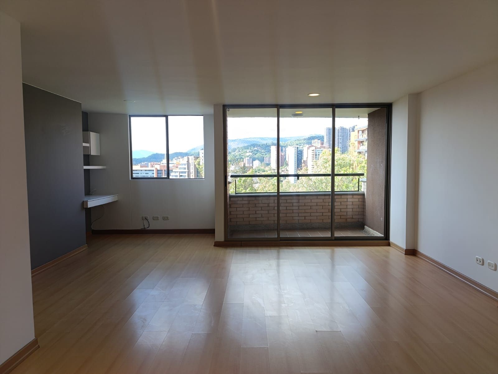 Apartamento en arriendo Antioquia Medellín Los Naranjos 87 m2 Habitaciones 2 Baños 2 Garajes 1 Precio $4250000