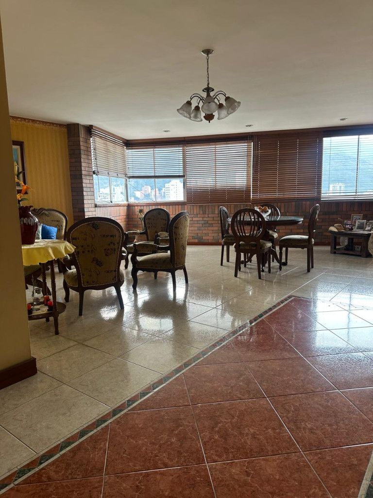 Apartamento en venta Valle Del Cauca Cali Versalles 254 m2 Habitaciones 3 Baños 3 Garajes 2 Precio $600000000