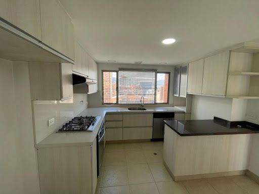 Apartamento en arriendo Antioquia Medellín La Florida 190 m2 Habitaciones 2 Baños 4 Garajes 1 Precio $10000000