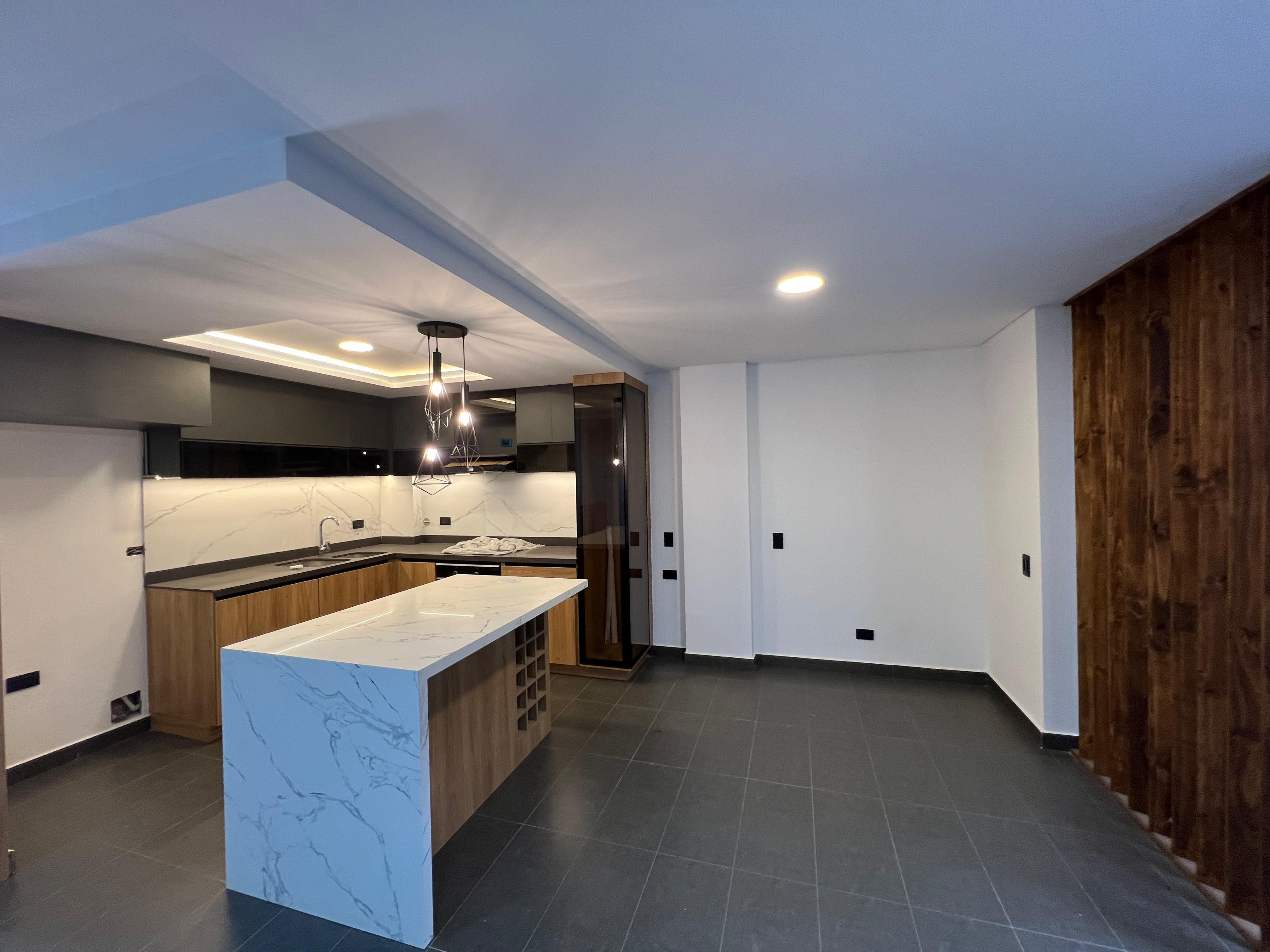 Casa en venta Antioquia Rionegro El Porvenir 240 m2 Habitaciones 4 Baños 5 Garajes 2 Precio $1270000000