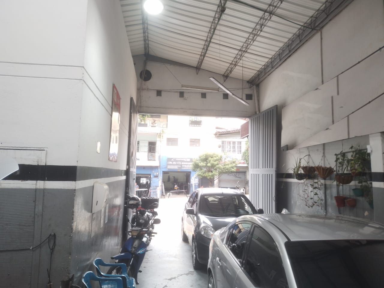 Bodega en venta Antioquia Medellín Colon 220 m2 Habitaciones 0 Baños 1 Garajes 0 Precio $1600000000