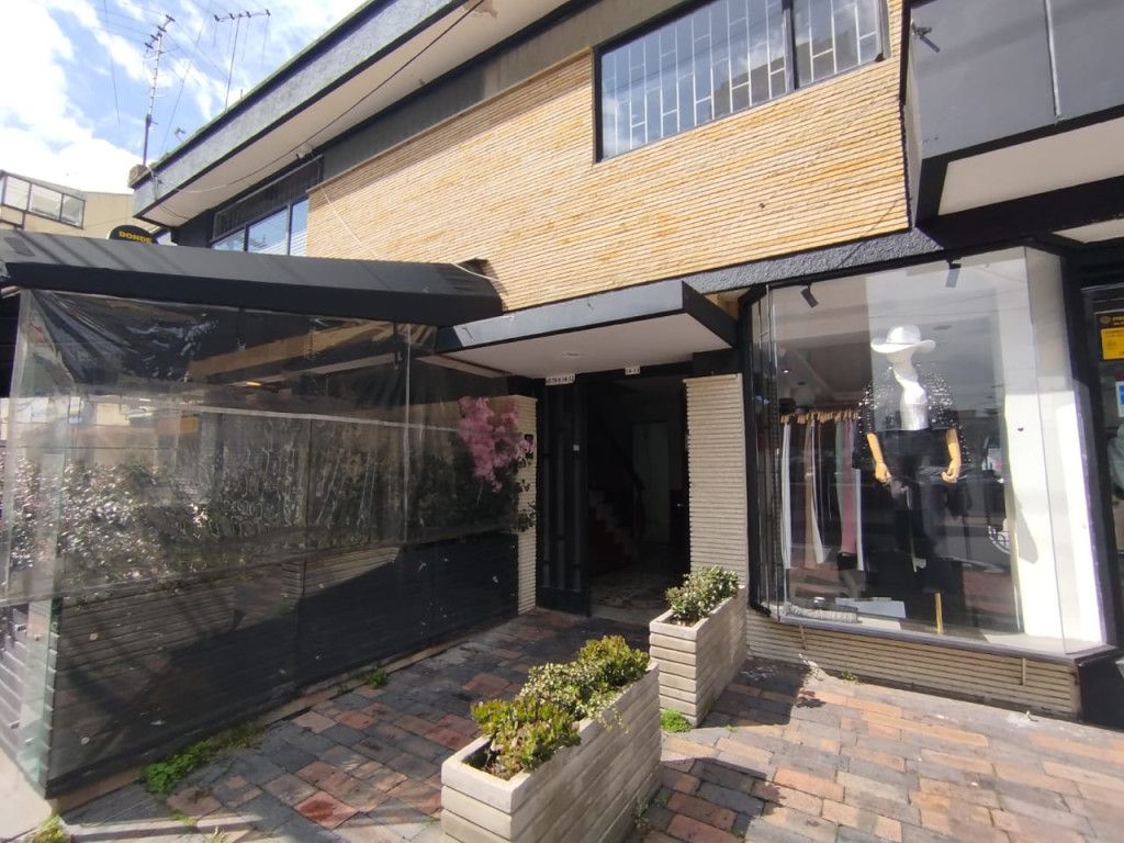 Oficina en arriendo Cundinamarca Bogotá Lago Gaitan 28 m2 Habitaciones 0 Baños 1 Garajes 0 Precio $990000