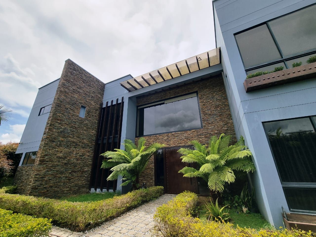 Casa en venta Antioquia Envigado La Orquídea 562 m2 Habitaciones 4 Baños 5 Garajes 3 Precio $4300000000