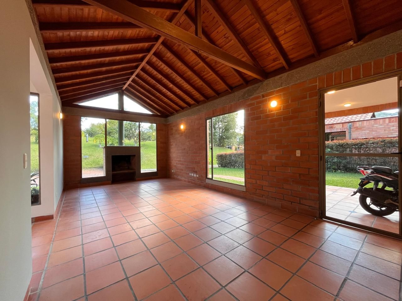 Casa en arriendo Antioquia El Retiro Cn El Campo 136 m2 Habitaciones 2 Baños 2 Garajes 4 Precio $8700000