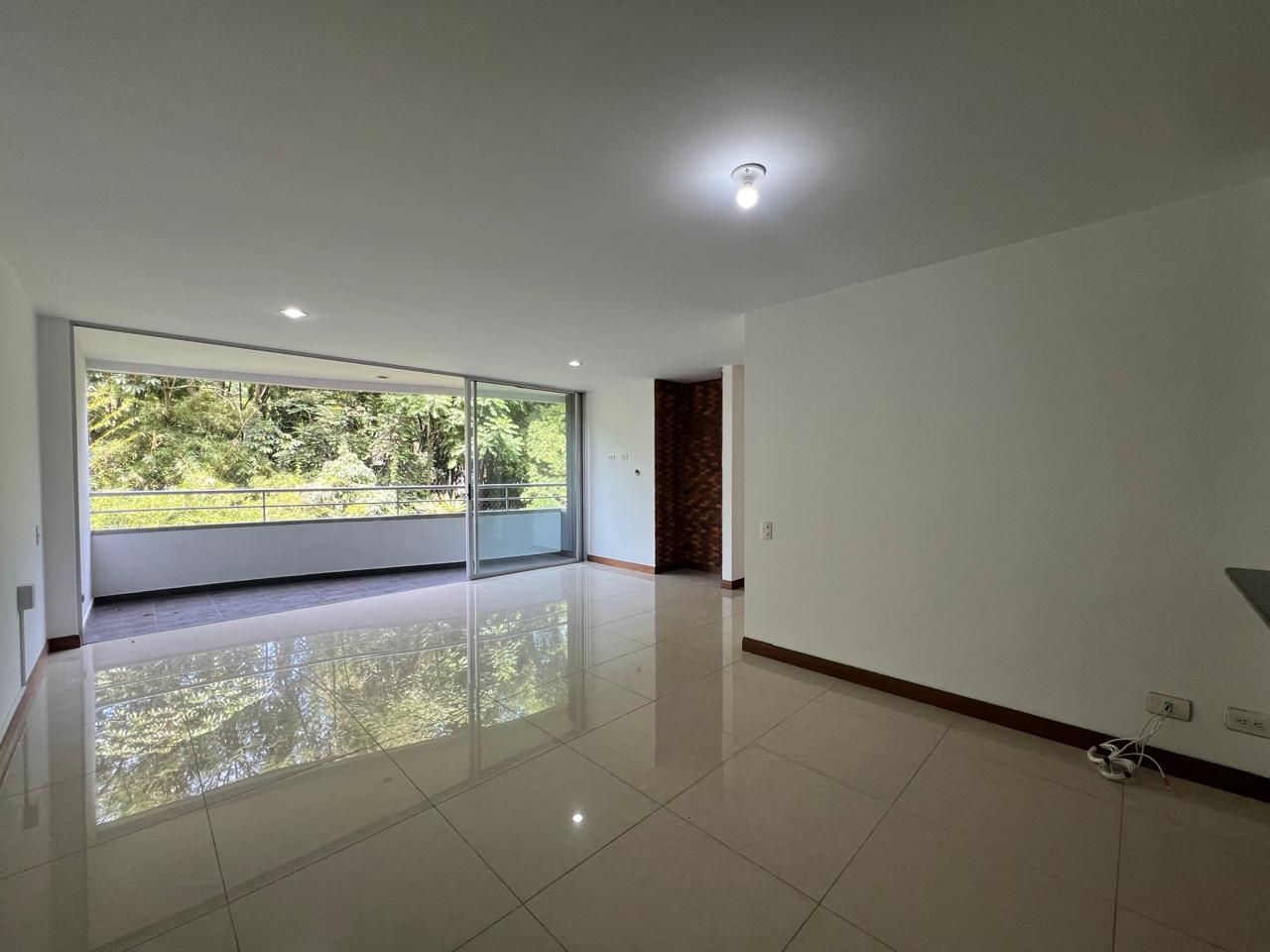 Apartamento en arriendo Antioquia Envigado El Esmeraldal 100 m2 Habitaciones 3 Baños 2 Garajes 2 Precio $4350000