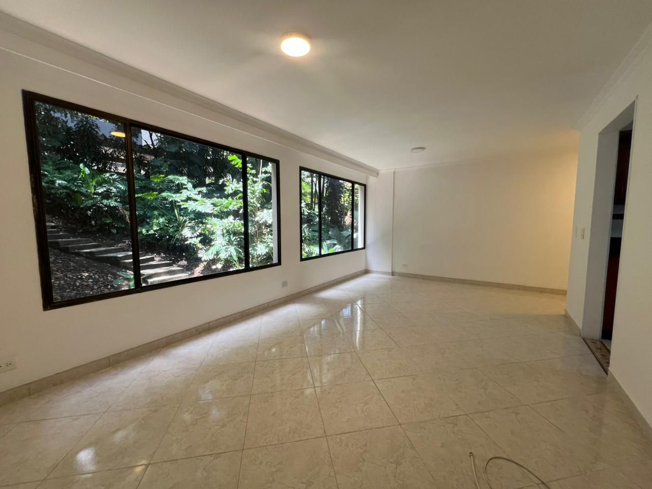 Apartamento en arriendo Antioquia Envigado Zúñiga 90 m2 Habitaciones 3 Baños 2 Garajes 1 Precio $3750000