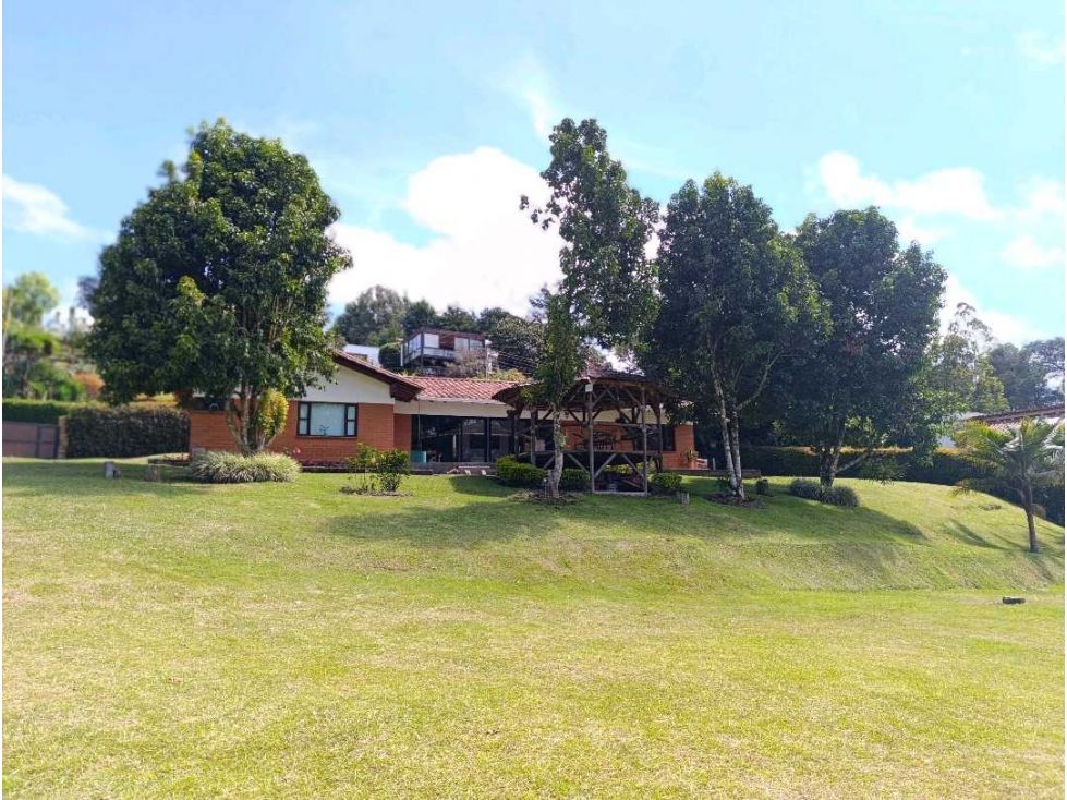 Casa Campestre en arriendo Antioquia Rionegro Rionegro 1800 m2 Habitaciones 4 Baños 3 Garajes 4 Precio $8300000