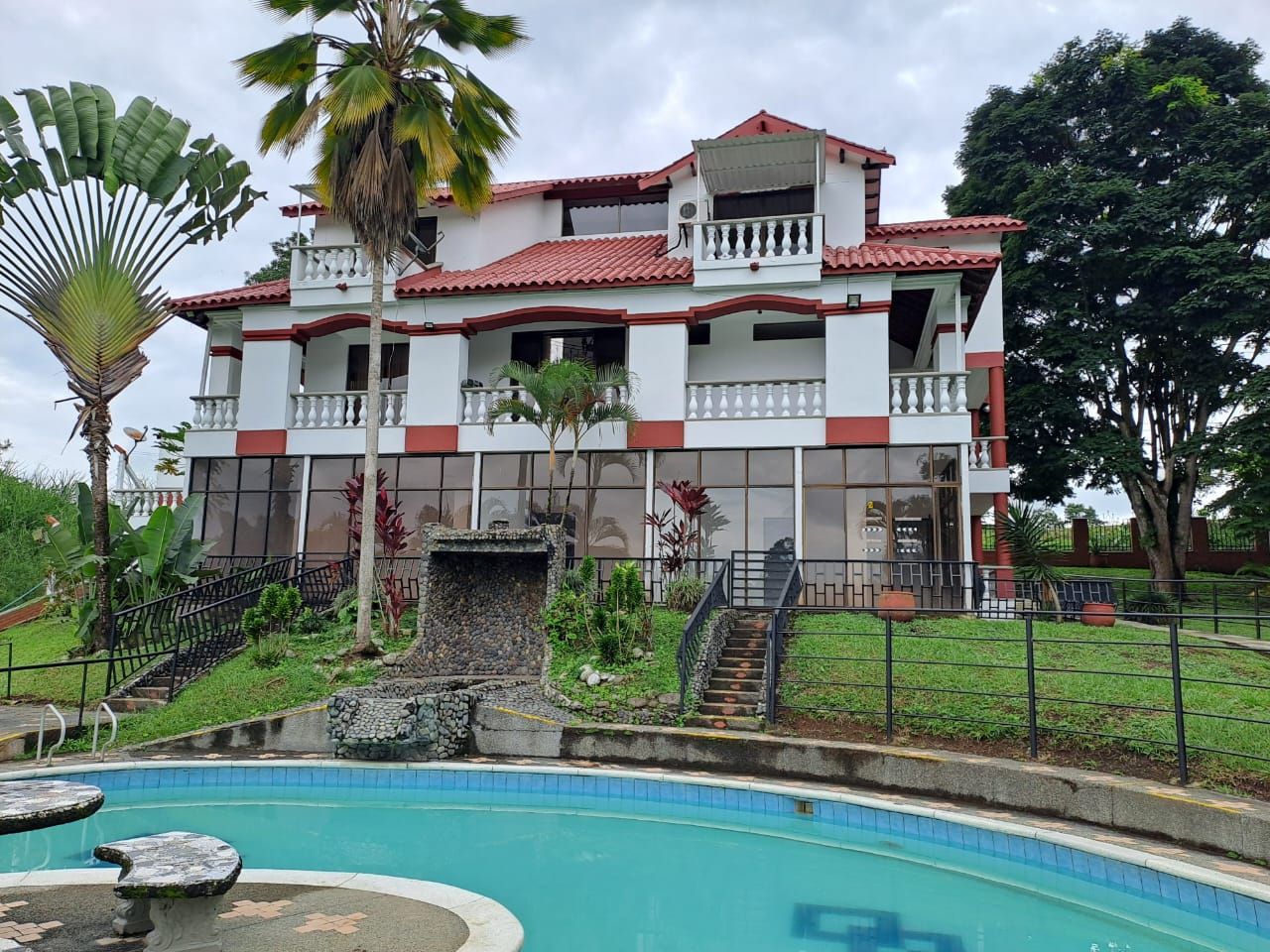 Casa Campestre en venta Risaralda Pereira Br San Fernando 600 m2 Habitaciones 6 Baños 6 Garajes 6 Precio $1900000000