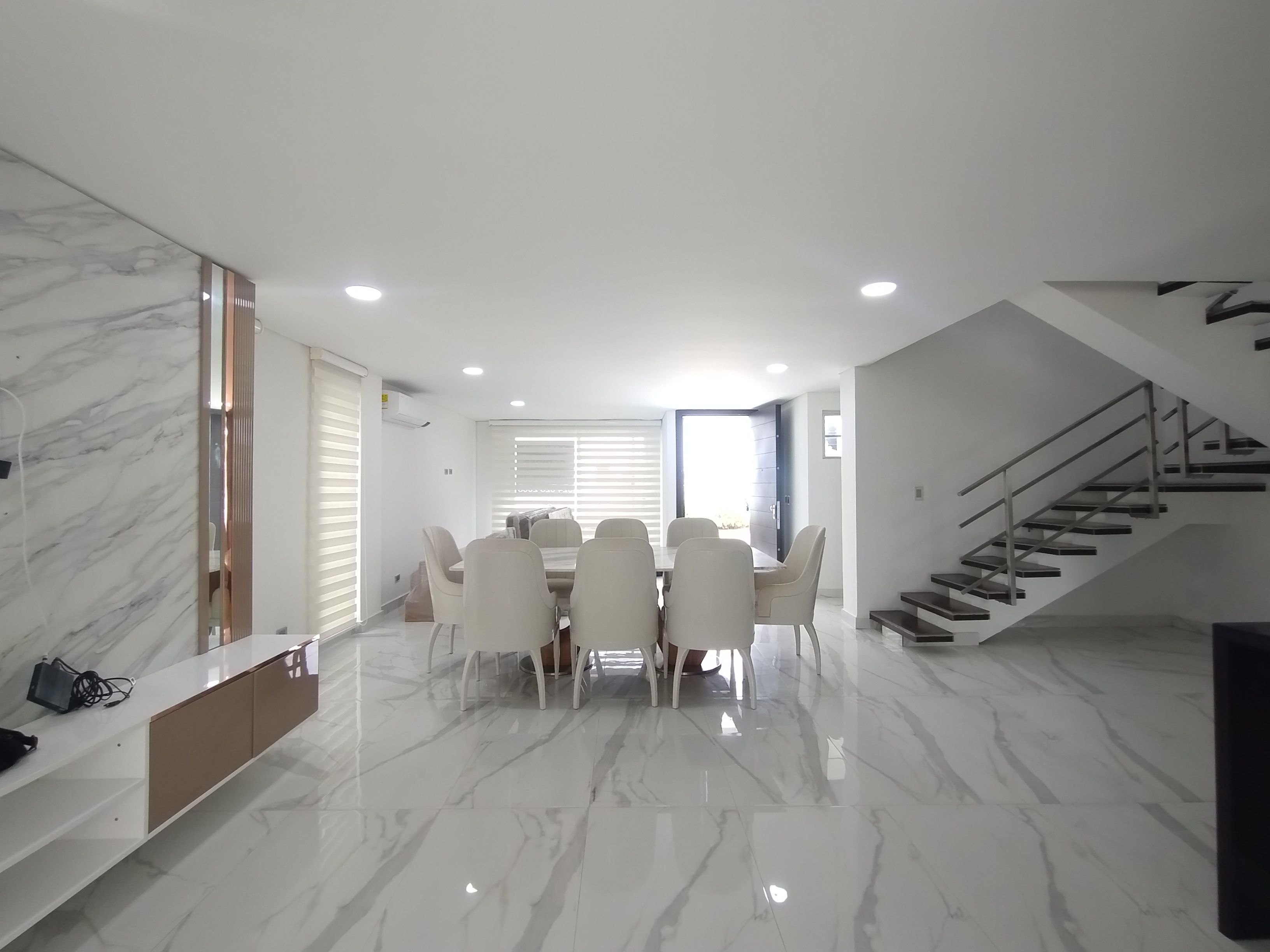 Casa en arriendo Atlántico Barranquilla Romance 250 m2 Habitaciones 4 Baños 6 Garajes 2 Precio $10000000
