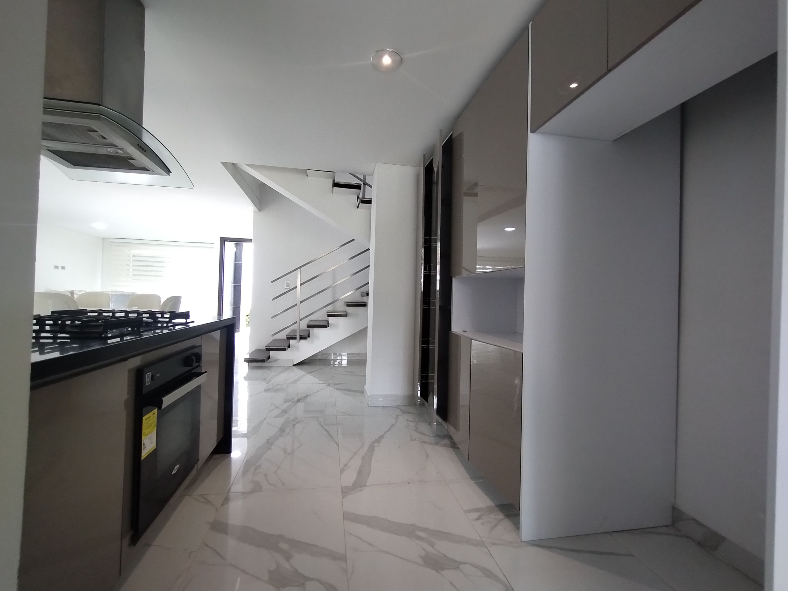 Casa en arriendo Atlántico Barranquilla Romance 250 m2 Habitaciones 4 Baños 6 Garajes 2 Precio $9000000