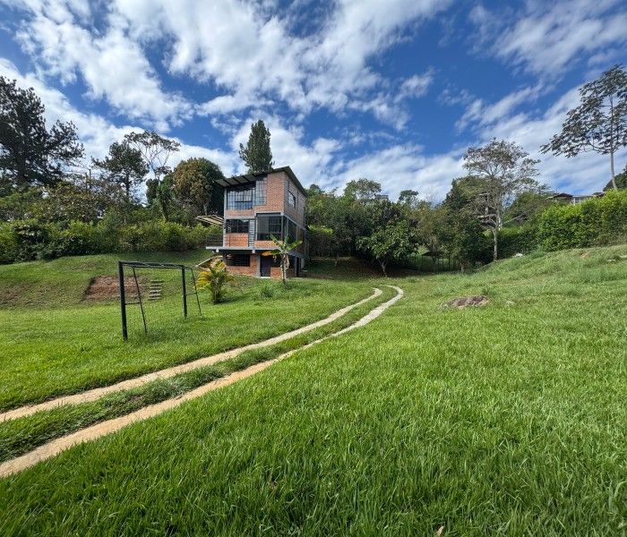 Casa en arriendo Valle Del Cauca Jamundí Ciudad Alfaguara 140 m2 Habitaciones 2 Baños 3 Garajes 8 Precio $2900000