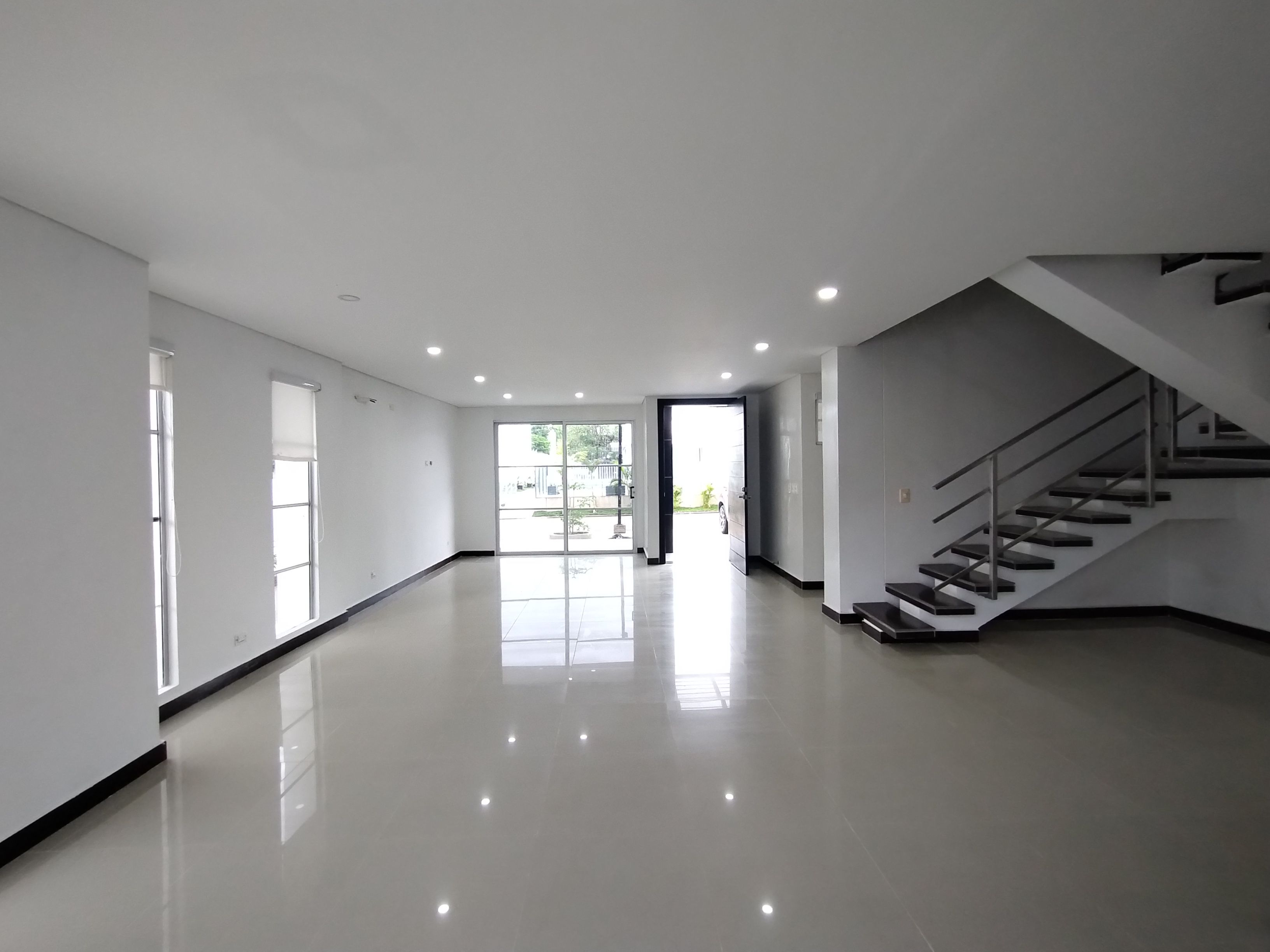 Casa en arriendo Atlántico Barranquilla La Luz 270 m2 Habitaciones 4 Baños 5 Garajes 2 Precio $6300000