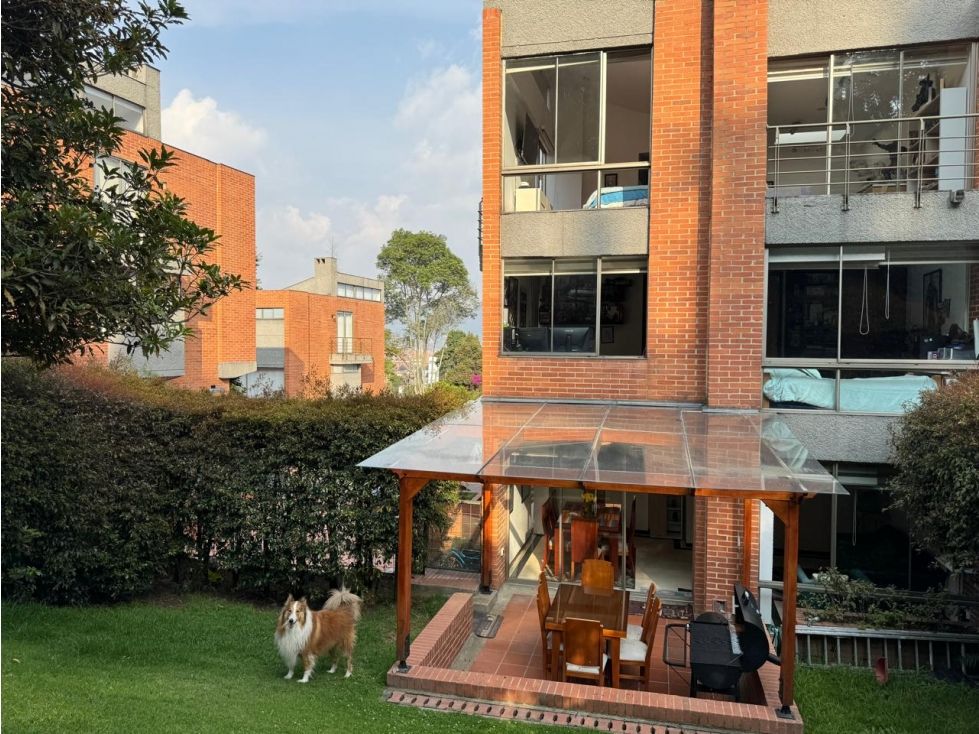 Casa en venta Cundinamarca Bogotá Suba Naranjos 240 m2 Habitaciones 4 Baños 5 Garajes 3 Precio $1200000000