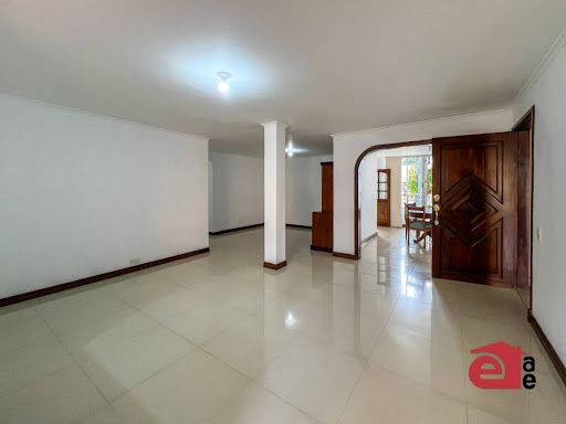 Apartamento en arriendo Antioquia Envigado La Orquídea 130 m2 Habitaciones 3 Baños 3 Garajes 2 Precio $4000000