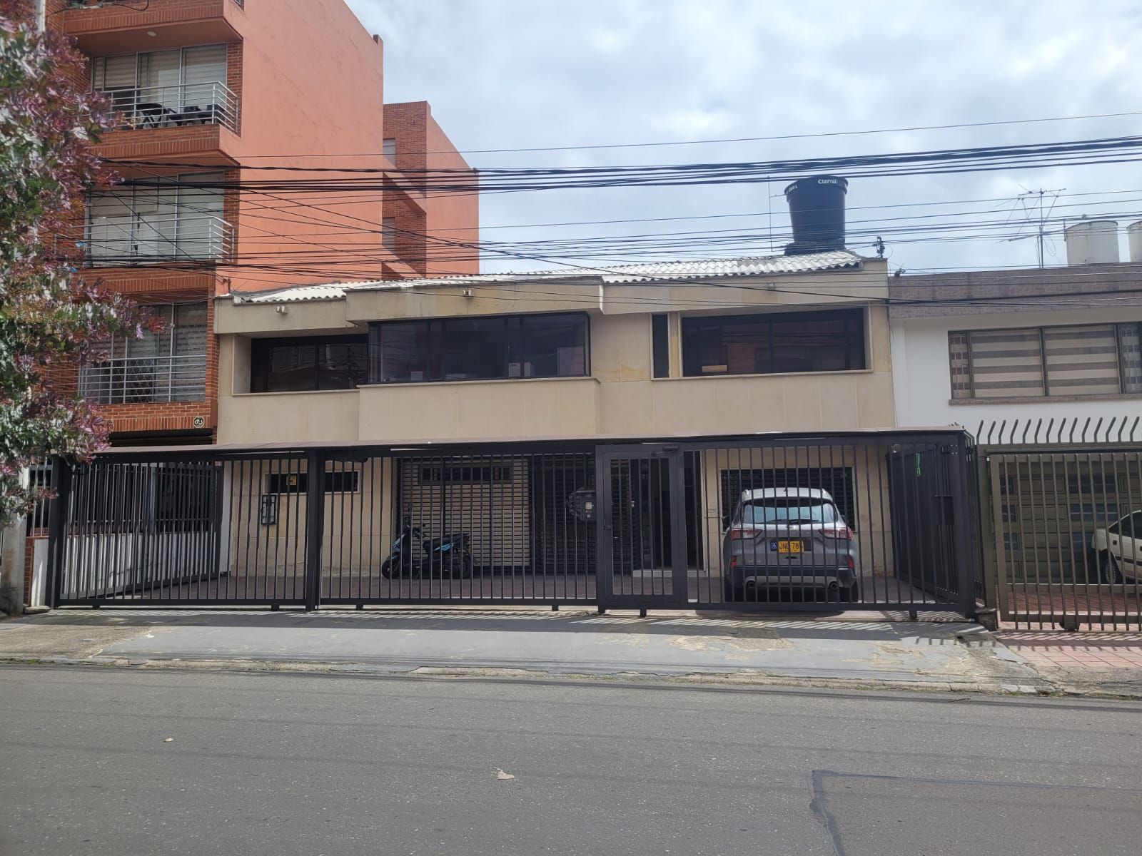 Oficina en arriendo Cundinamarca Bogotá Estoril 25 m2 Habitaciones 0 Baños 3 Garajes 1 Precio $2000000