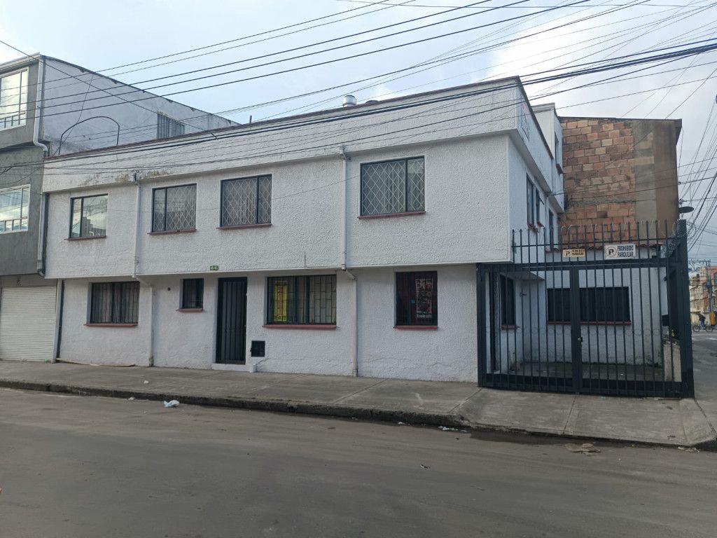 Casa en venta Cundinamarca Bogotá Prado Veraniego 253 m2 Habitaciones 8 Baños 5 Garajes 2 Precio $1290000000