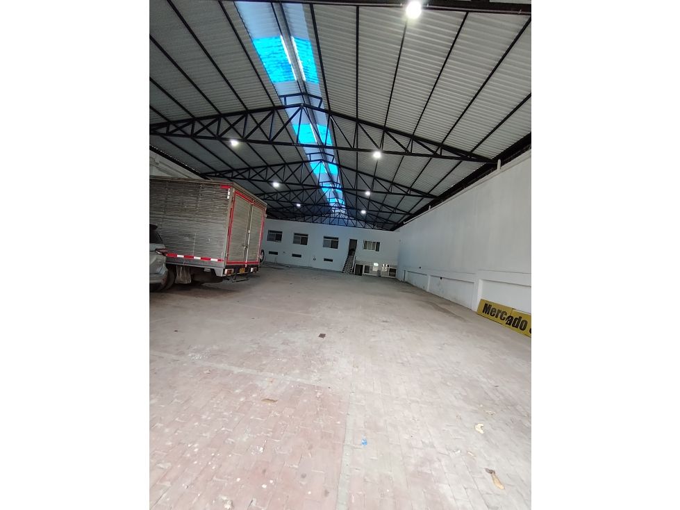 Bodega en venta Tolima Ibagué Ub El Limon 750 m2 Habitaciones 0 Baños 3 Garajes 2 Precio $1150000000