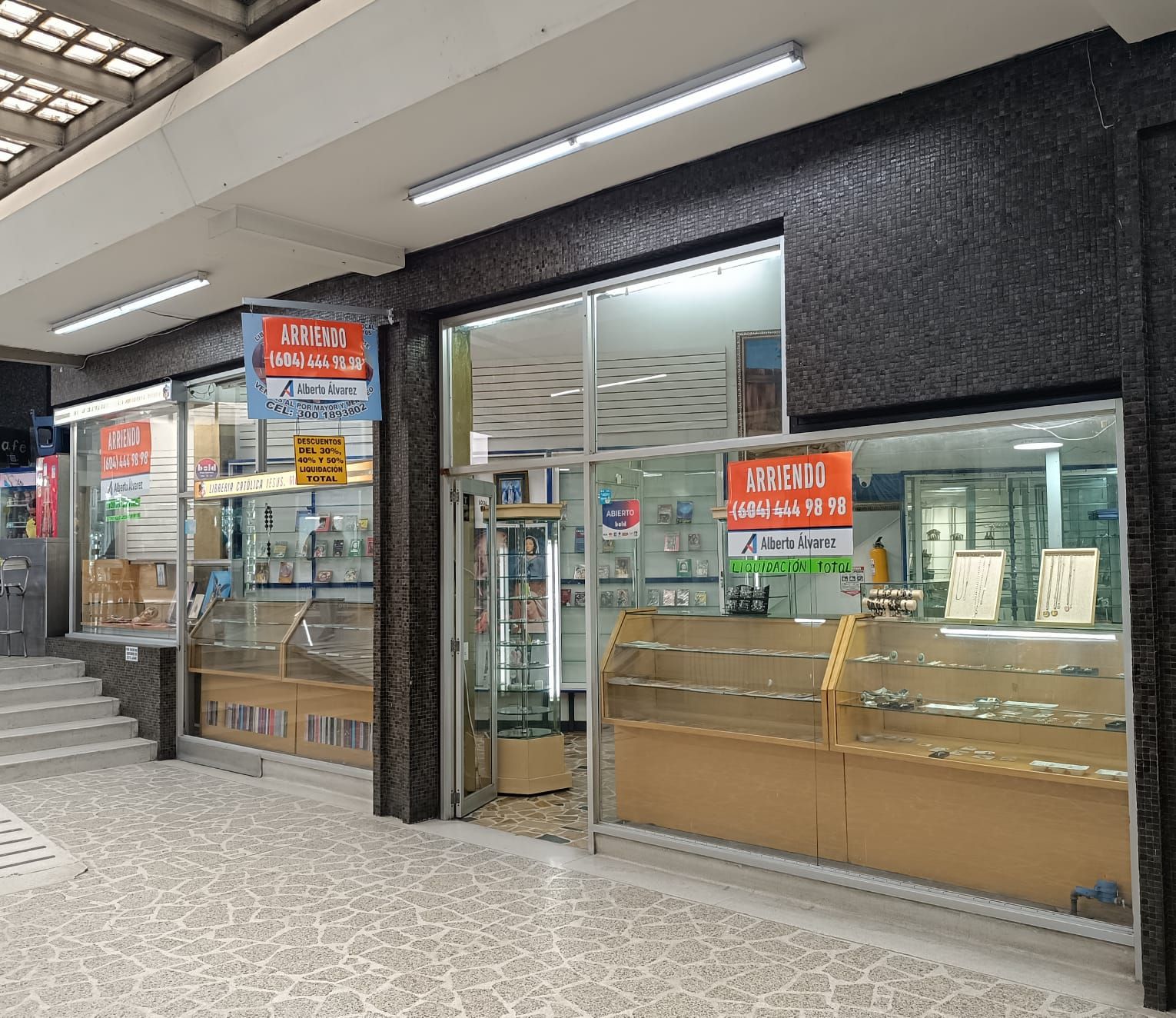 Local en arriendo Antioquia Medellín La Candelaria 115 m2 Habitaciones 0 Baños 0 Garajes 0 Precio $3820000