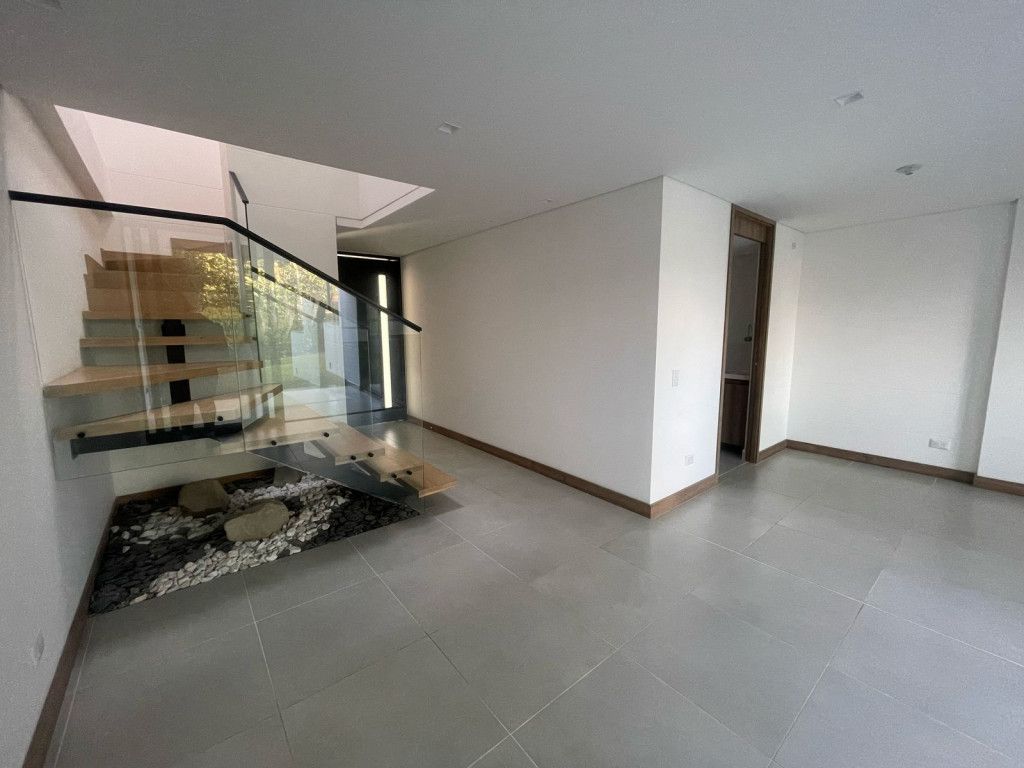 Casa en arriendo Antioquia Envigado Loma Del Atravesado 174 m2 Habitaciones 3 Baños 4 Garajes 2 Precio $9500000