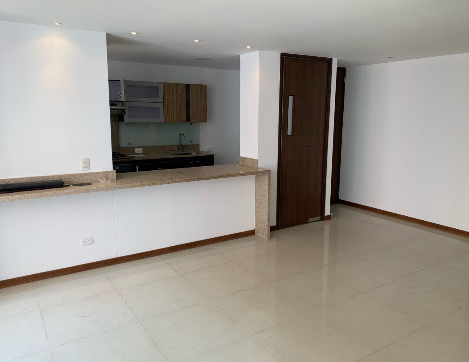 Apartamento en arriendo Antioquia Medellín Simesa 89 m2 Habitaciones 3 Baños 2 Garajes 1 Precio $4000000
