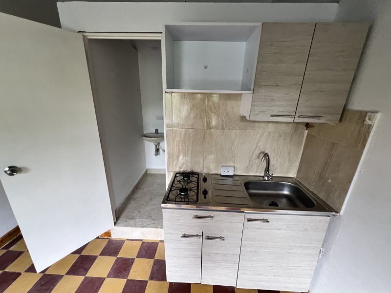 Apartaestudio en arriendo Antioquia Envigado Los Naranjos 50 m2 Habitaciones 1 Baños 1 Garajes 0 Precio $1700000