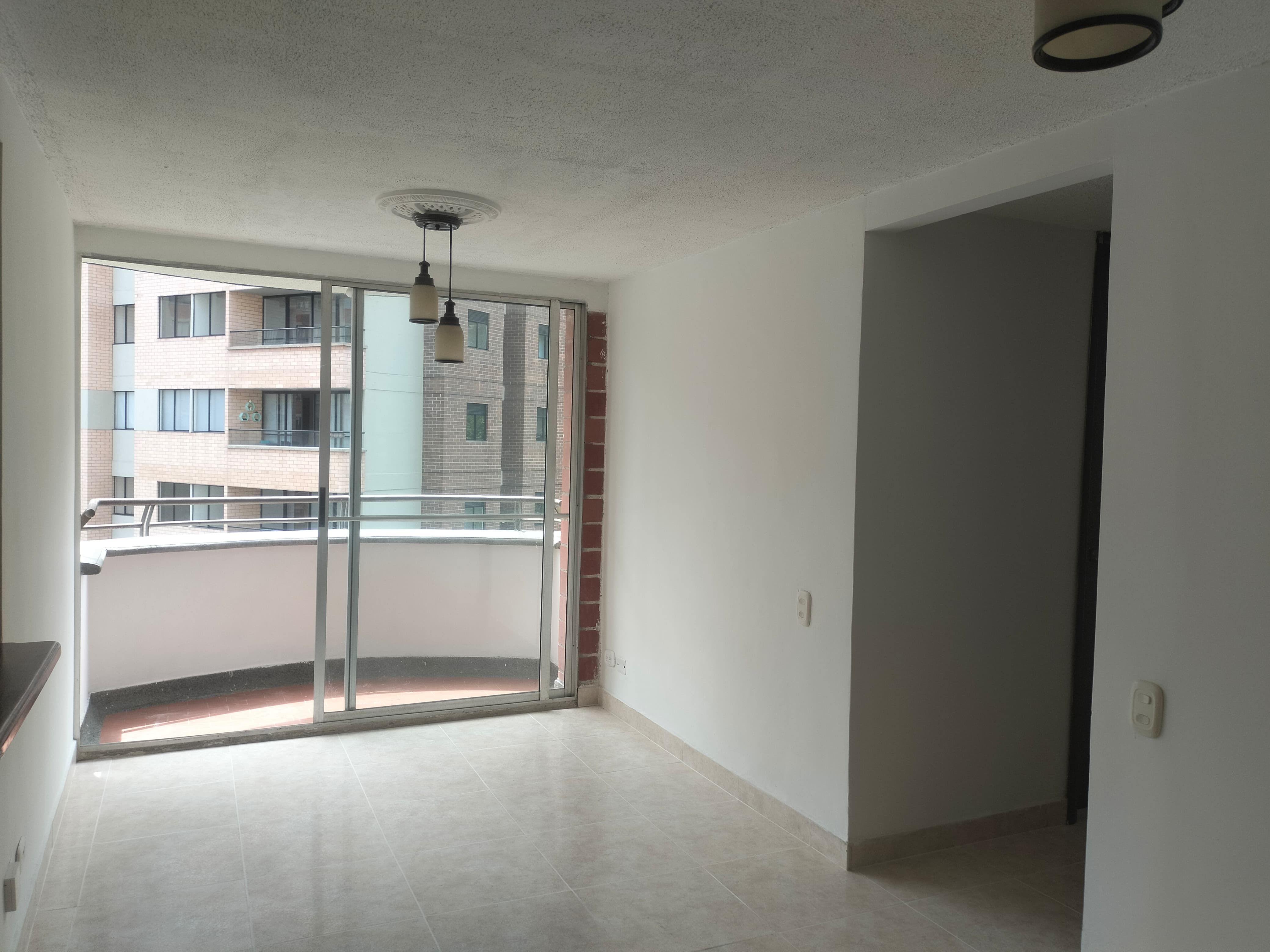 Apartamento en arriendo Antioquia Medellín Panorama 60 m2 Habitaciones 3 Baños 2 Garajes 0 Precio $2550000