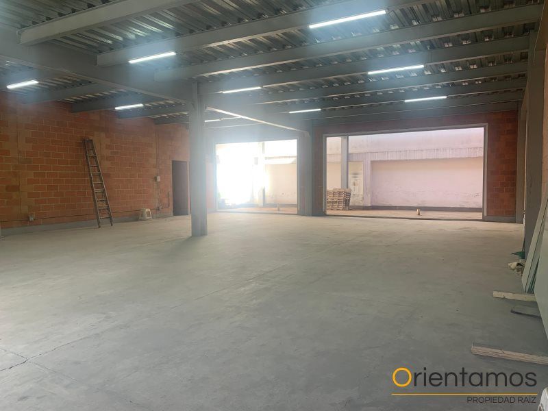 Bodega en arriendo o venta Antioquia Medellín La America 300 m2 Habitaciones 0 Baños 1 Garajes 0 Precio venta $4500000000 Precio arriendo $18000000