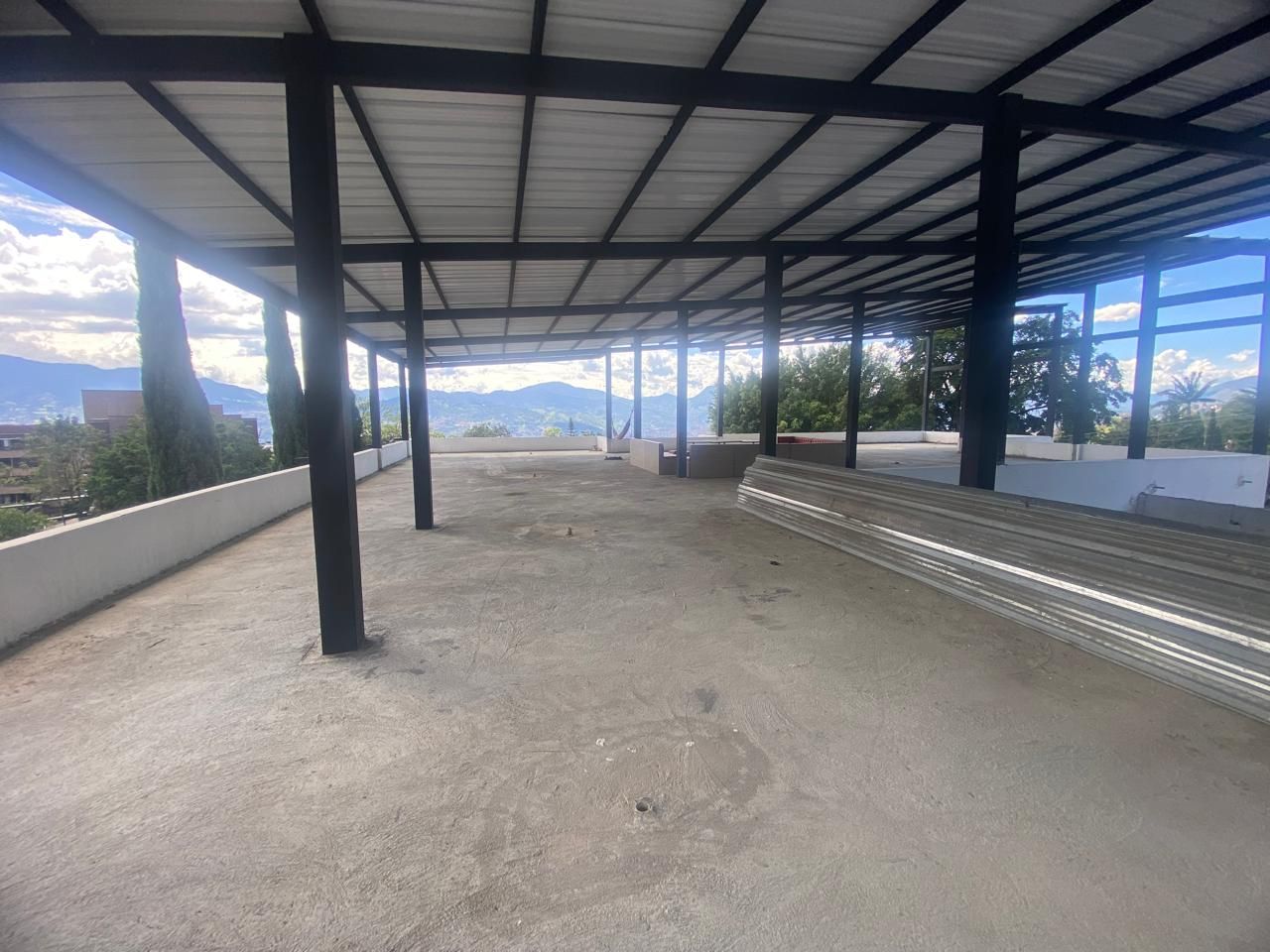 Local en arriendo Antioquia Envigado San Sebastian 400 m2 Habitaciones 0 Baños 0 Garajes 0 Precio $26000000