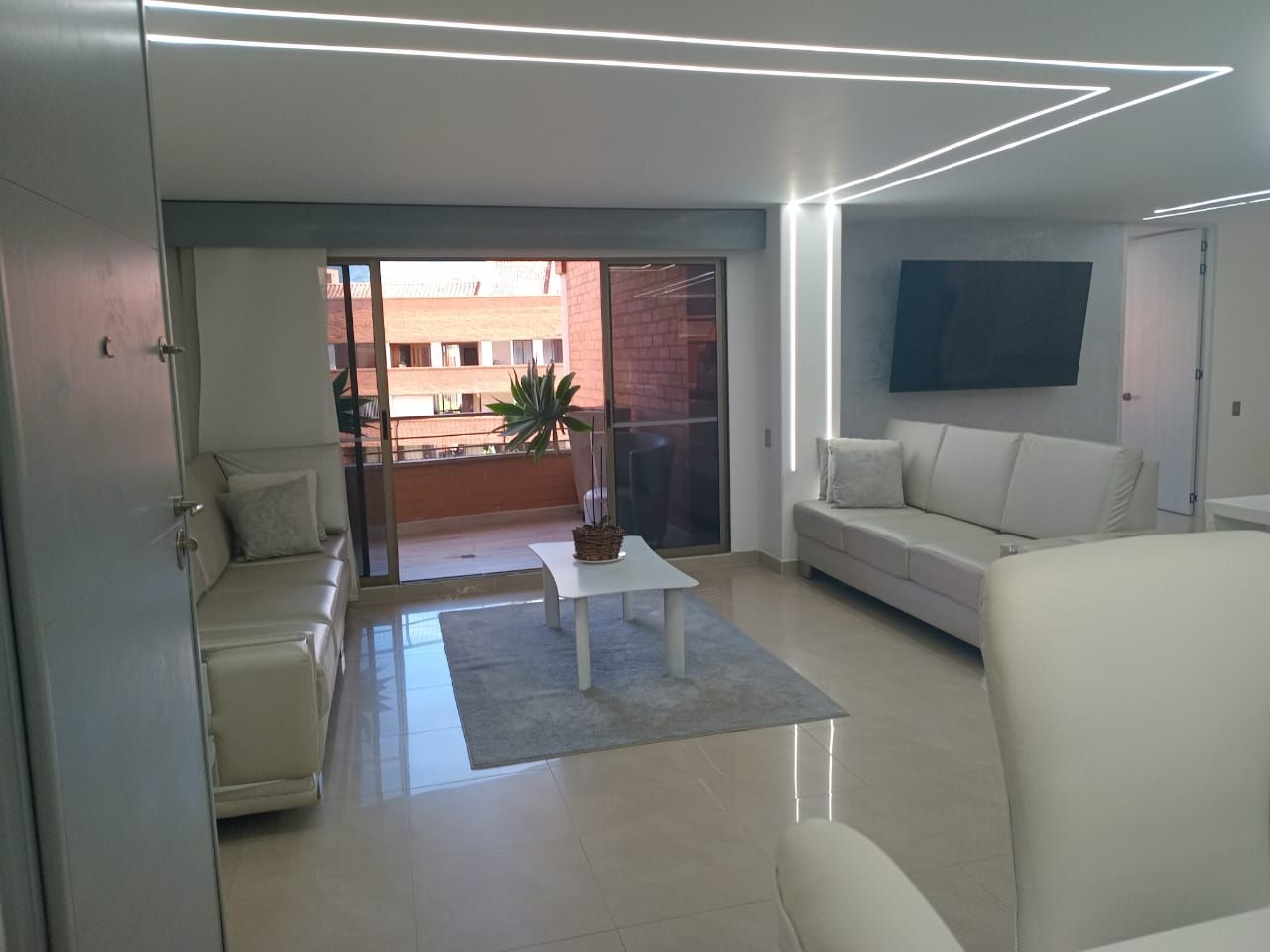 Apartamento en arriendo o venta Antioquia Medellín Urbanizacion Villa Linda 157 m2 Habitaciones 3 Baños 4 Garajes 2 Precio venta $1380000000 Precio arriendo $9200000