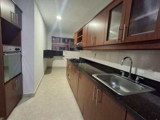 Apartaestudio en arriendo Antioquia Medellín El Diamante No2 130 m2 Habitaciones 4 Baños 3 Garajes 2 Precio $5800000