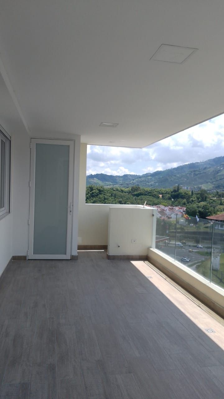 Apartamento en arriendo Risaralda Pereira El Dorado 75 m2 Habitaciones 3 Baños 2 Garajes 2 Precio $2800000