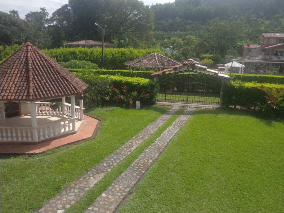 Casa en venta Caldas Manizales Manizales 269 m2 Habitaciones 8 Baños 5 Garajes 1 Precio $1200000000