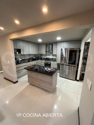 Casa en arriendo Antioquia Envigado Milán - Vallejuelos 200 m2 Habitaciones 4 Baños 5 Garajes 1 Precio $6000000