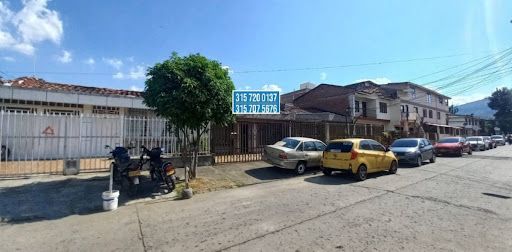 Casa en venta Valle Del Cauca Cali Urbanización Colseguros 192 m2 Habitaciones 5 Baños 2 Garajes 1 Precio $450000000