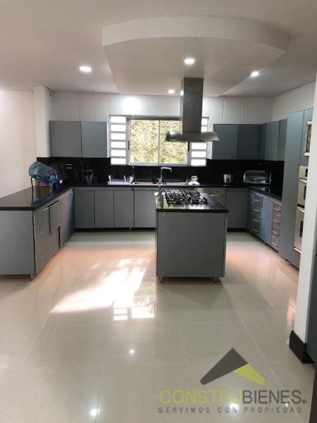 Casa en venta Antioquia Sabaneta Vereda La Doctora 470 m2 Habitaciones 4 Baños 5 Garajes 0 Precio $1800000000