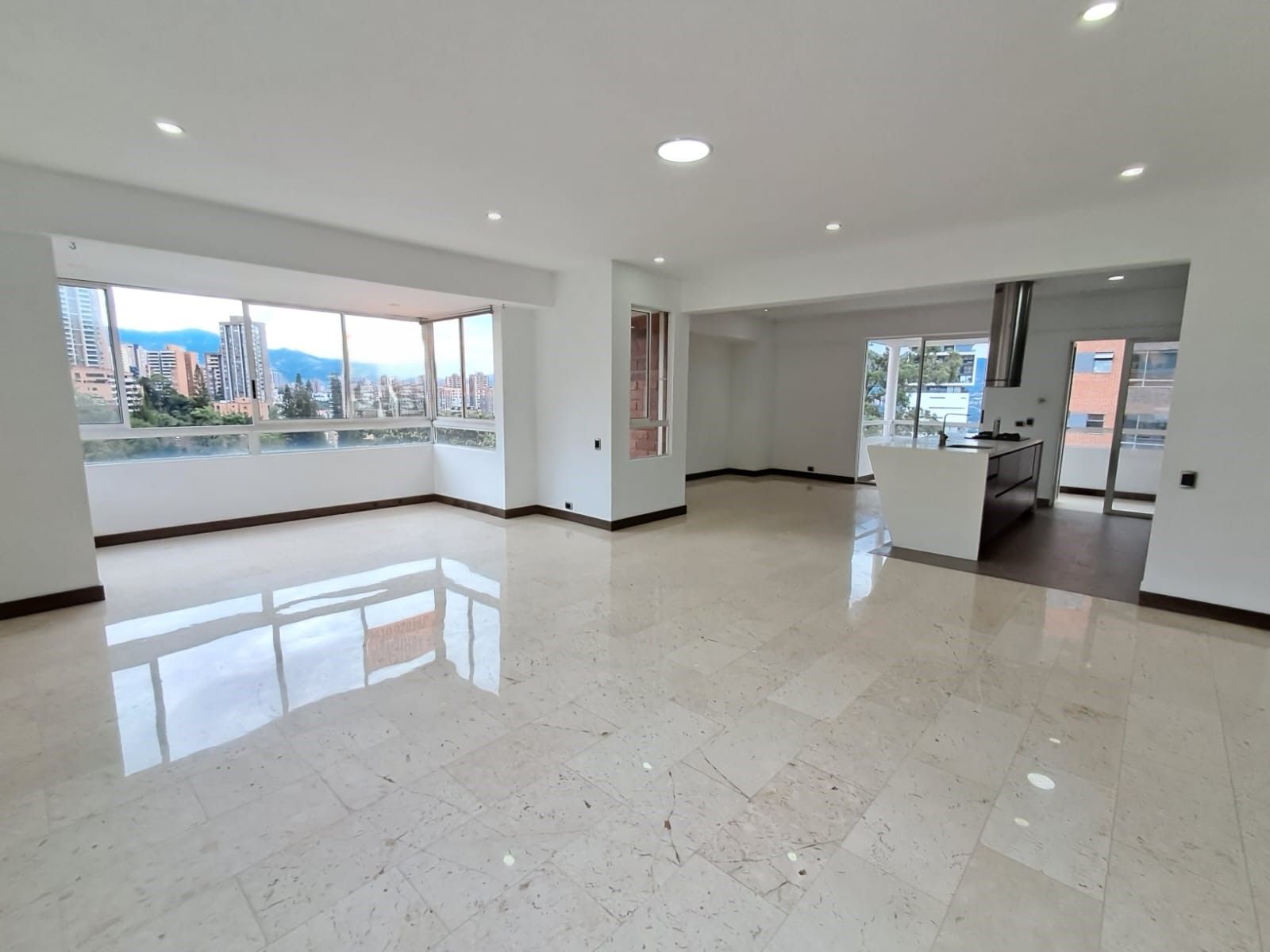 Apartamento en arriendo Antioquia Medellín Las Lomas No2 160 m2 Habitaciones 3 Baños 4 Garajes 2 Precio $7000000
