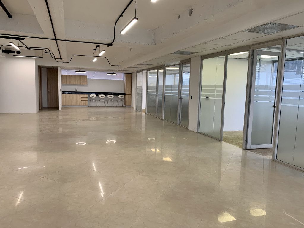 Oficina en venta Cundinamarca Bogotá Millan 253 m2 Habitaciones 0 Baños 4 Garajes 6 Precio $2167034700