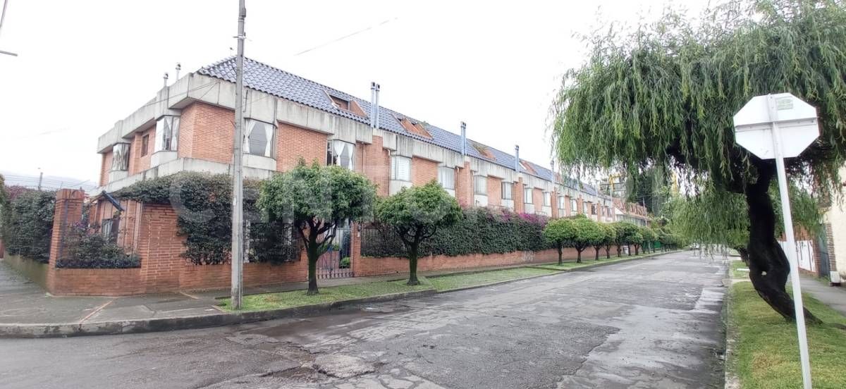 Casa en venta Cundinamarca Bogotá Tierra Linda 213 m2 Habitaciones 3 Baños 3 Garajes 2 Precio $900000000