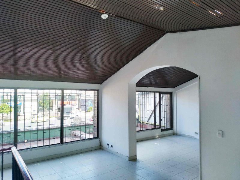 Local en arriendo Cundinamarca Bogotá La Campiña I Sector 80 m2 Habitaciones 0 Baños 1 Garajes 0 Precio $2738000